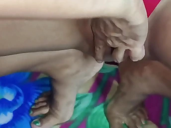 Desi Bhabhi Hindi Messy Converse Dt Weenie - Hot Desi Action!