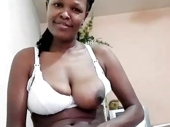 Check out this Ethiopian stunner from debub who's just finding out nymphs and gals