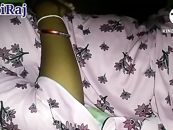 Desi Masti gets super-naughty with her Bf in steamy solo action