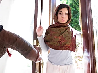 Nadia Ali & Jovan Jordan get ultra-kinky with each other as they help the hijab-dressed in nubile to the surroundings