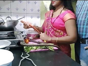 See Mumbai Ashu, the Indian daughter, burst while getting her fat jugs and butt romped in the kitchen