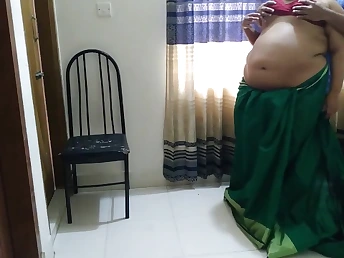 Ariaxmia, a chesty 50-yr-elderly Tamil COUGAR, gets a tough ride from her neighbor while talking on the phone