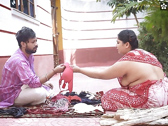 Observe Desi Boulder-possessor & G-string Salesman Bade Bade Dudhwali Gao ki Chhori Ko Brassiere ke Badale