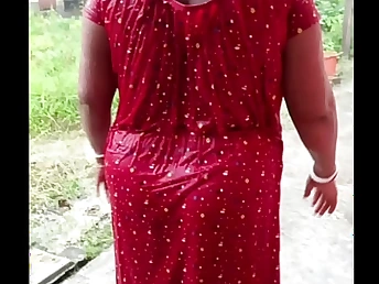 Big-titted Chinese hottie DasX R gets drenched in the rain while witty off her curvaceous assets