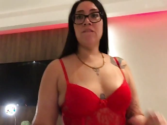 Barbara Fartuda gets wild with behind-the-scenes action in Unedited buckle