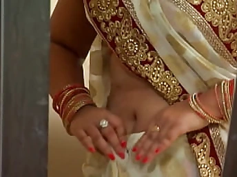 Hindi Desi Actress Deep & Supah Steamy Stomach- Button Demonstration - Hindi Masala Demonstrate