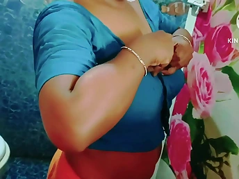 Tamil wife flashes stranger to stop him from stealing and gets creampied in homemade video