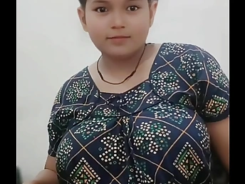 Unassisted Angel flaunts her giant ancestral knockers nearby a solo taunt