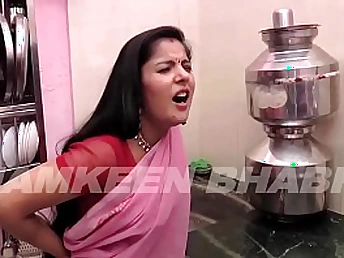 Sizzling Indian girl/girl devar Vabi energetically smooches and drills in super-hot bathsextape