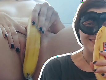 German Teenager Poon gets her vagina despoil unresounding in banana by a Desi hairy man!