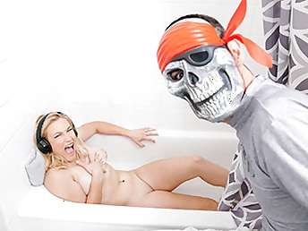 Fellow-creature Prank War