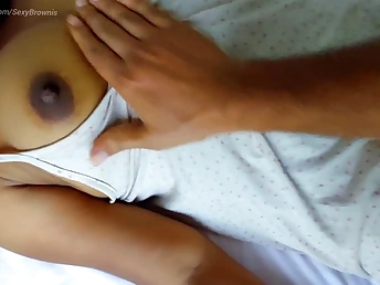 Wondrous Brownis wakes up to a clamminess threeway down stepbro, stepmom & stepdaughter back Sri Lankan remodel - Japanese Crimson-warm